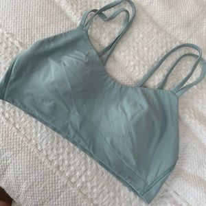 Lululemon like a cloud bra